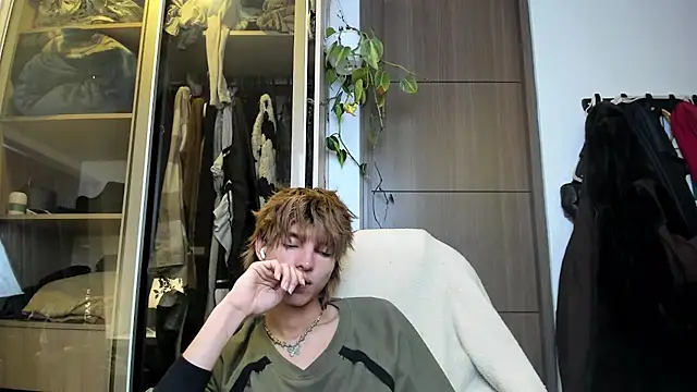 Snapshot of santy-kitty chatting on February 2025 03:17:02 AM santy-kitty online show from February 2025 03:17:02 AM