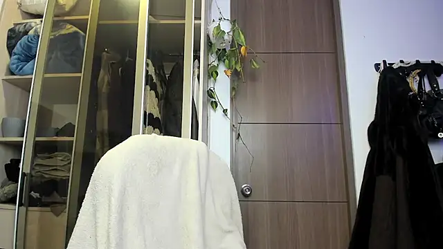 Snapshot of santy-kitty chatting on March 2025 05:53:01 AM santy-kitty online show from March 2025 05:53:01 AM