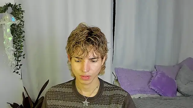 Snapshot of santy-kitty chatting on September 2025 02:49:02 AM santy-kitty online show from September 2025 02:49:02 AM