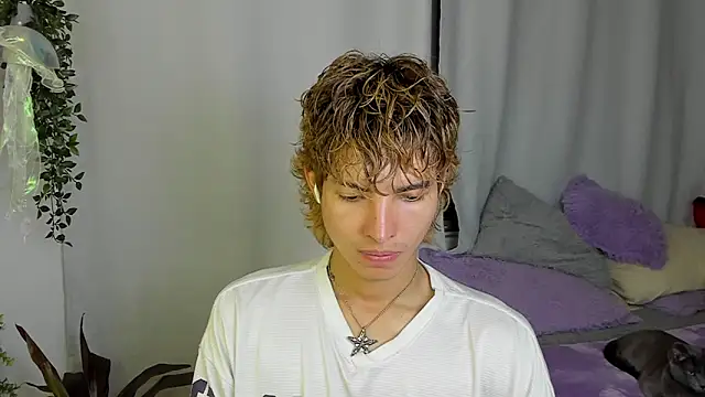 Snapshot of santy-kitty chatting on October 2025 02:31:02 AM santy-kitty online show from October 2025 02:31:02 AM