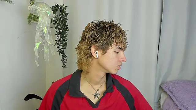 Snapshot of santy-kitty chatting on October 2025 03:15:01 AM santy-kitty online show from October 2025 03:15:01 AM