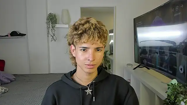 Snapshot of santy-kitty chatting on November 2025 01:28:02 AM santy-kitty online show from November 2025 01:28:02 AM