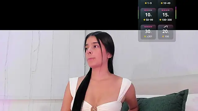 Isaa Queen online show from October 2025 07:38:01 PM