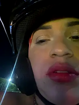 perlita05 online show from December 2025 12:49:02 AM