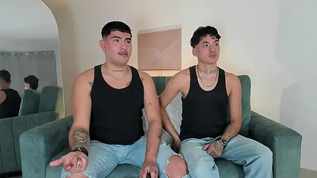 MatheoVelez online show from February 2025 03:04:02 AM