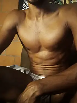 MAXIMO JHONS online show from February 2026 01:15:02 AM