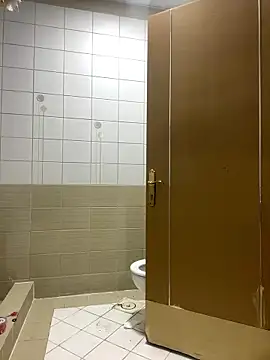 Layla-daloua online show from January 2026 11:12:02 AM