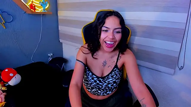Snapshot of Liittleluaa_ chatting on December 2024 11:55:01 AM Liittleluaa online show from December 2024 11:55:01 AM