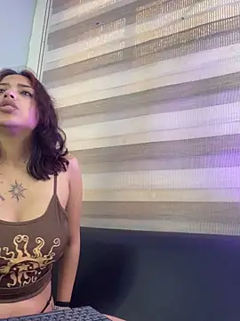 Snapshot of Liittleluaa_ chatting on March 2025 03:38:02 PM Liittleluaa online show from March 2025 03:38:02 PM