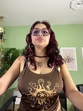 Snapshot of Liittleluaa_ chatting on September 2025 06:20:01 PM Liittleluaa online show from September 2025 06:20:01 PM