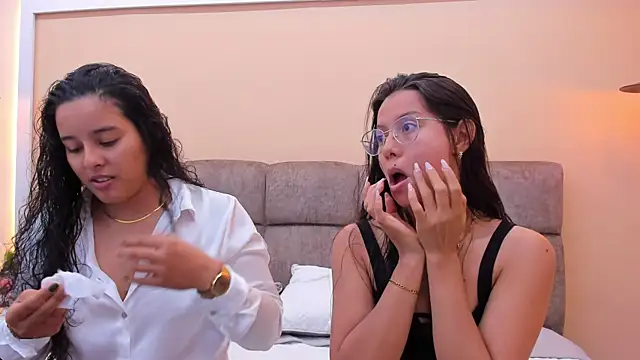 Dilan y Mia online show from December 2024 01:10:02 PM