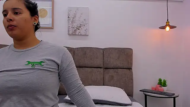 Dilan y Mia online show from January 2025 12:38:01 PM