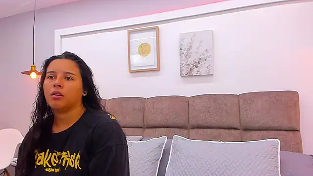 Dilan y Mia online show from March 2025 12:35:02 PM