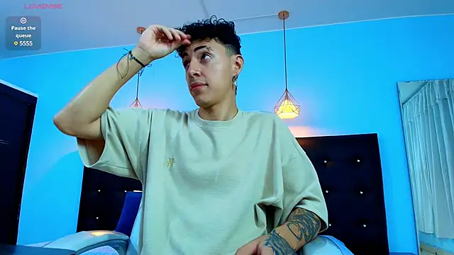 Lobo 17  online show from February 2025 04:03:01 AM