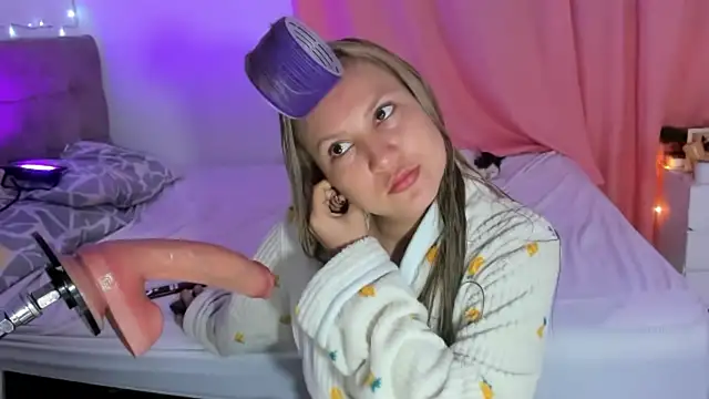 Annaraquel  online show from December 2025 12:30:01 AM