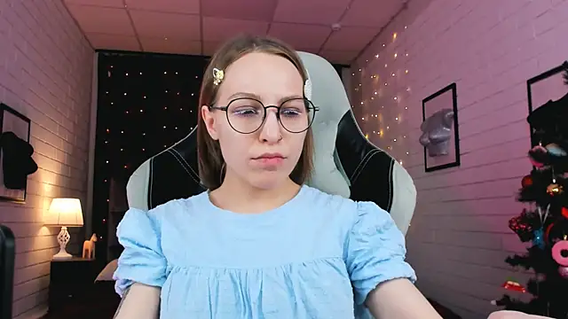 Snapshot of AphexQueen chatting on December 2024 07:16:02 PM AphexQueen online show from December 2024 07:16:02 PM