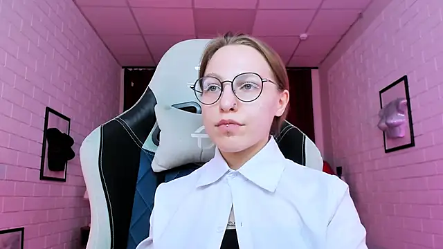 Snapshot of AphexQueen chatting on January 2025 07:16:02 PM AphexQueen online show from January 2025 07:16:02 PM