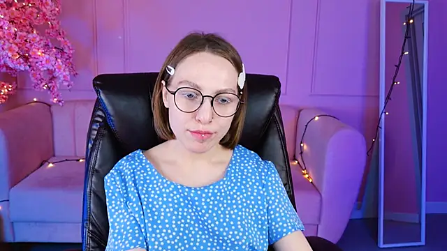 Snapshot of AphexQueen chatting on January 2025 04:25:02 PM AphexQueen online show from January 2025 04:25:02 PM