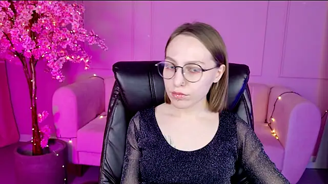 Snapshot of AphexQueen chatting on January 2025 07:21:01 PM AphexQueen online show from January 2025 07:21:01 PM