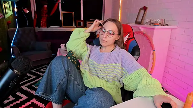 Snapshot of AphexQueen chatting on February 2025 07:16:02 PM AphexQueen online show from February 2025 07:16:02 PM