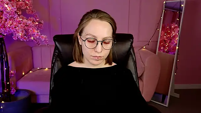 Snapshot of AphexQueen chatting on March 2025 04:22:01 PM AphexQueen online show from March 2025 04:22:01 PM