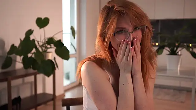 EsmaCrumbley online show from April 2026 04:30:01 AM