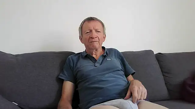 Snapshot of naturiste974 chatting on April 2026 03:24:01 PM naturiste974 online show from April 2026 03:24:01 PM