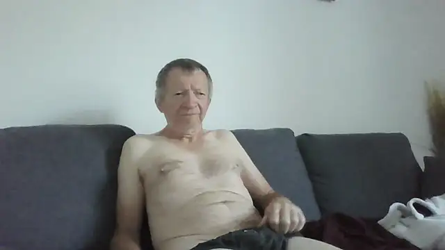 Snapshot of naturiste974 chatting on April 2026 05:36:02 AM naturiste974 online show from April 2026 05:36:02 AM
