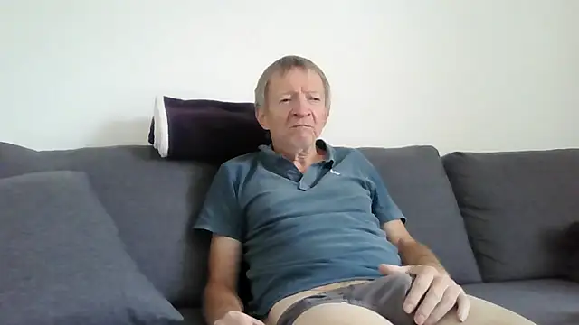 Snapshot of naturiste974 chatting on May 2026 10:22:01 AM naturiste974 online show from May 2026 10:22:01 AM