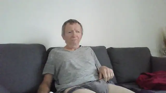 Snapshot of naturiste974 chatting on May 2026 05:57:02 AM naturiste974 online show from May 2026 05:57:02 AM