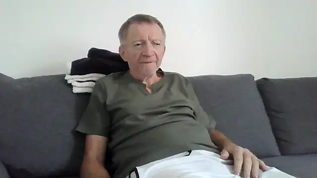 Snapshot of naturiste974 chatting on June 2026 04:13:01 PM naturiste974 online show from June 2026 04:13:01 PM