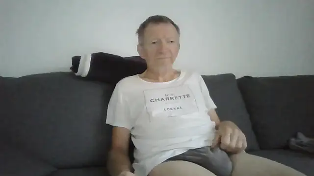 Snapshot of naturiste974 chatting on June 2026 04:45:01 AM naturiste974 online show from June 2026 04:45:01 AM