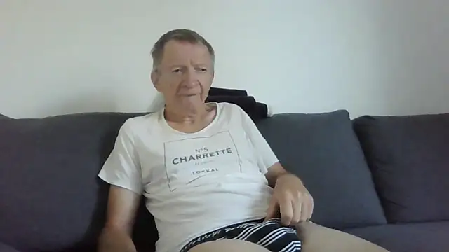 Snapshot of naturiste974 chatting on June 2026 05:30:01 AM naturiste974 online show from June 2026 05:30:01 AM