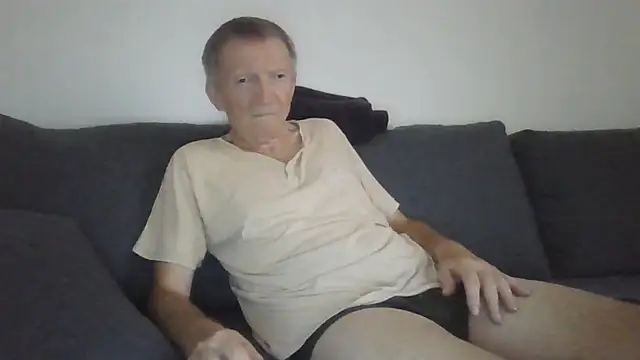 Snapshot of naturiste974 chatting on June 2026 03:00:02 PM naturiste974 online show from June 2026 03:00:02 PM