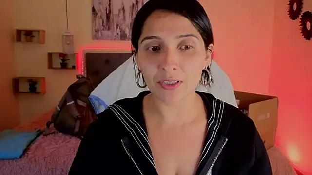 Snapshot of emily_leinner chatting on June 2026 12:57:02 AM emily leinner online show from June 2026 12:57:02 AM