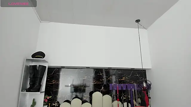 Kathia Armstrong online show from December 2024 12:24:01 PM