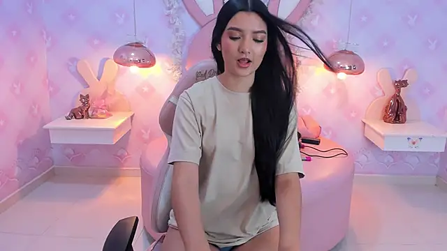 Saraa Skinny online show from December 2024 11:33:01 AM