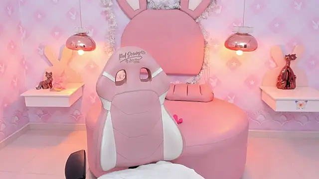 Saraa Skinny online show from December 2024 03:32:02 PM