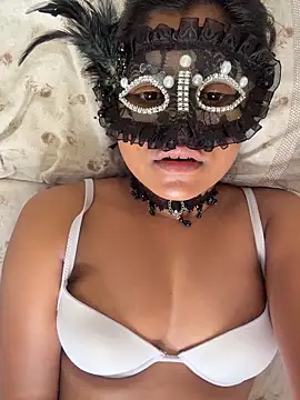 Snapshot of Bella_Luna18 chatting on February 2026 09:08:01 PM Bella Luna18 online show from February 2026 09:08:01 PM