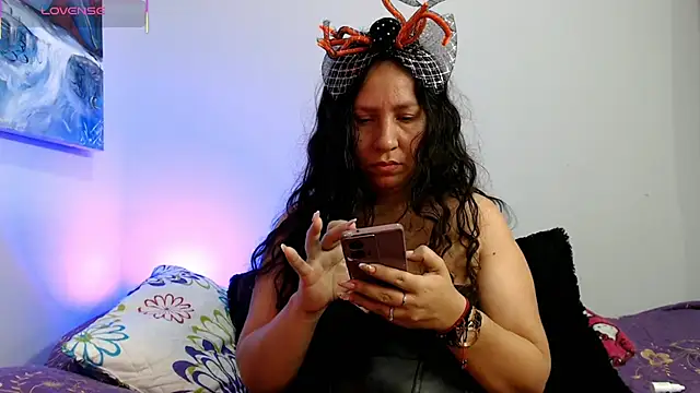 naihroby online show from October 2025 09:49:02 PM