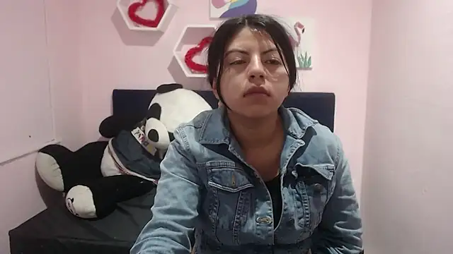 Snapshot of CarolineBrunx chatting on February 2025 08:42:02 AM CarolineBrunx online show from February 2025 08:42:02 AM