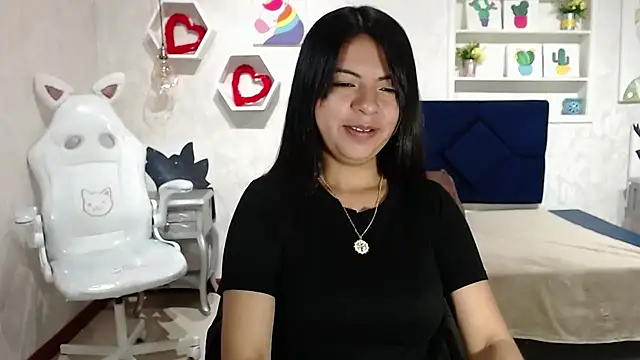 Snapshot of CarolineBrunx chatting on September 2025 03:19:01 AM CarolineBrunx online show from September 2025 03:19:01 AM