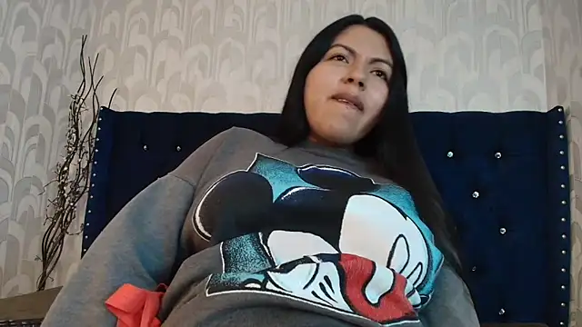 Snapshot of CarolineBrunx chatting on May 2026 09:30:02 PM CarolineBrunx online show from May 2026 09:30:02 PM