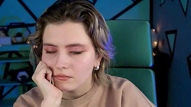 Snapshot of LolaAsmus chatting on December 2024 07:14:02 PM LolaAsmus online show from December 2024 07:14:02 PM