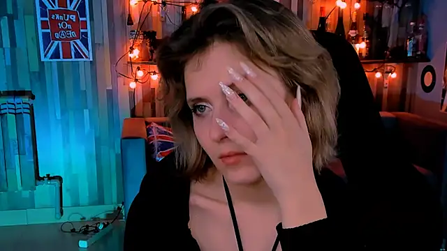 Snapshot of LolaAsmus chatting on December 2024 11:49:02 AM LolaAsmus online show from December 2024 11:49:02 AM