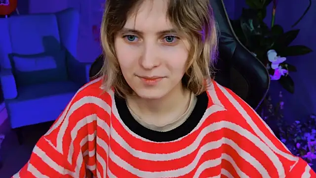 Snapshot of LolaAsmus chatting on February 2025 08:10:01 AM LolaAsmus online show from February 2025 08:10:01 AM