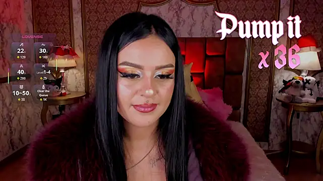 SoffiQueen online show from November 2025 04:55:01 PM