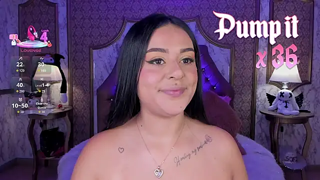 SoffiQueen online show from April 2026 02:33:01 PM