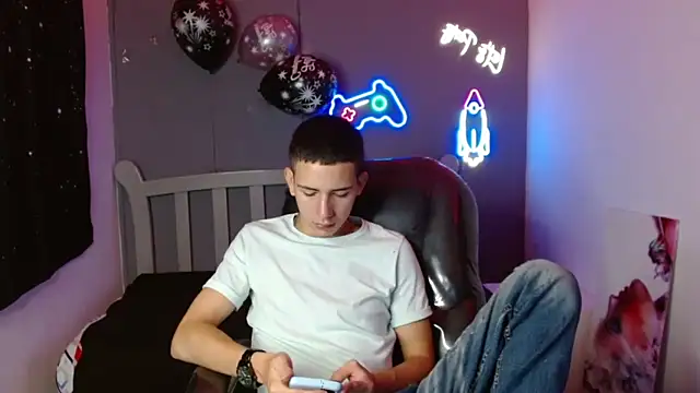 JackSwan18 online show from January 2025 12:36:02 PM