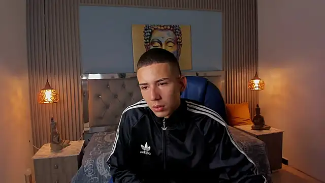 JackSwan18 online show from November 2025 08:40:01 PM